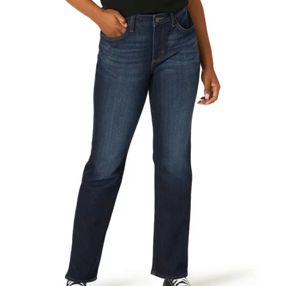 Lee Women's Petite Dark Wash Mid Rise Straight Leg Regular Fit Jean, size 6P NWT